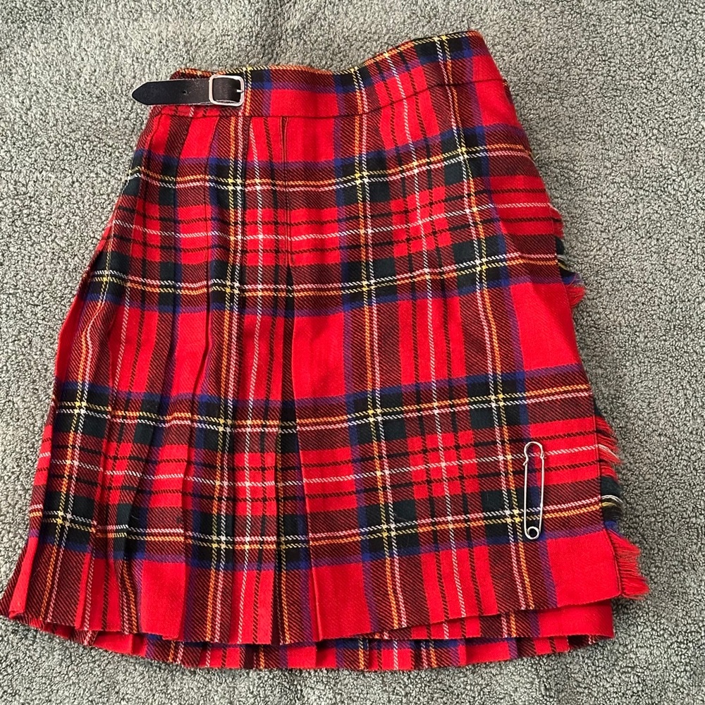 🏴󠁧󠁢󠁳󠁣󠁴󠁿 Highland Home Child’s Tartan Kilt- Size 5/6